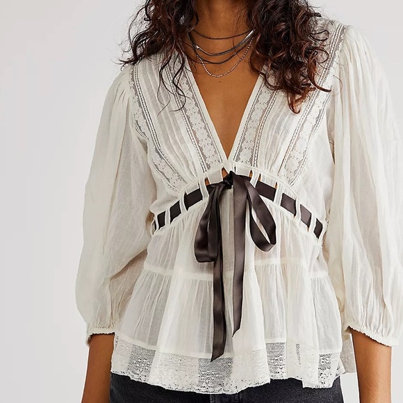 Free People Tops - NWOT Free People Favorite Romance Top